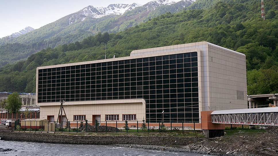 Подстанция 110 кВ "Лаура" обеспечила электроэнергией горно-туристический центр "Газпром", а также объекты связи и инженерной инфраструктуры, предназначенные для сервисного обслуживания сочинской Олимпиады