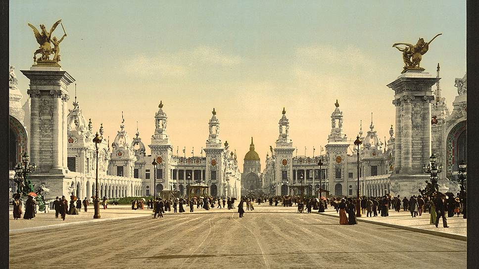 Открытка Всемирной выставки в Париже: авеню Николая II, ведущая к Дому инвалидов, 1900