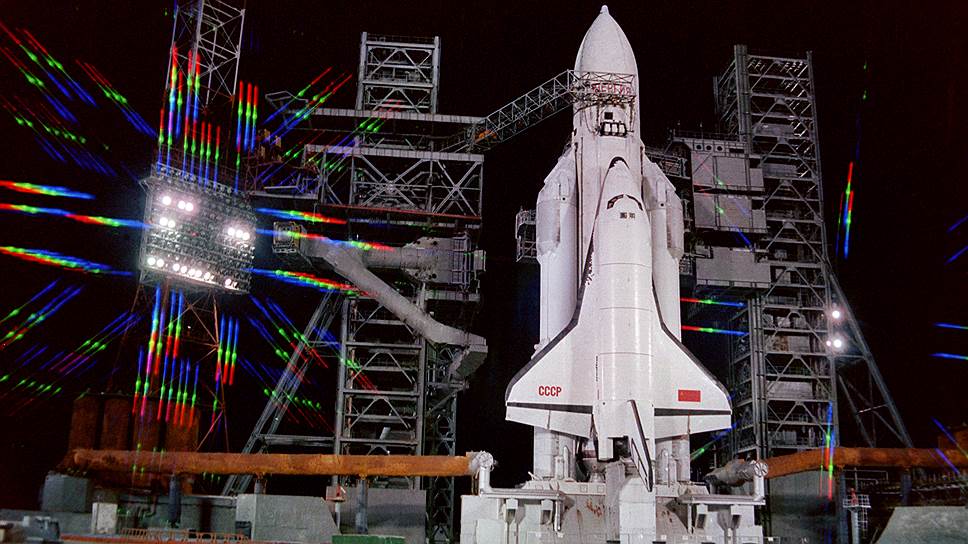 Для многоразового корабля "Буран" была создана теплозащитная плитка, способная выдерживать нагрев до 1650 градусов более 100 раз