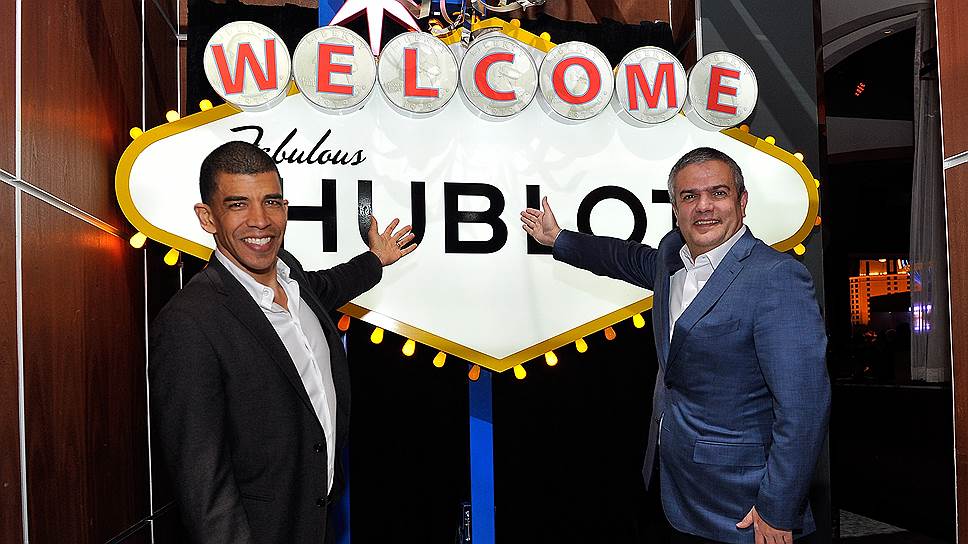 Президент Hublot Рикардо Гваделупе (справа)  президент WPT Адам Плиска открывают в Лас-Вегасе World Poker Tour  