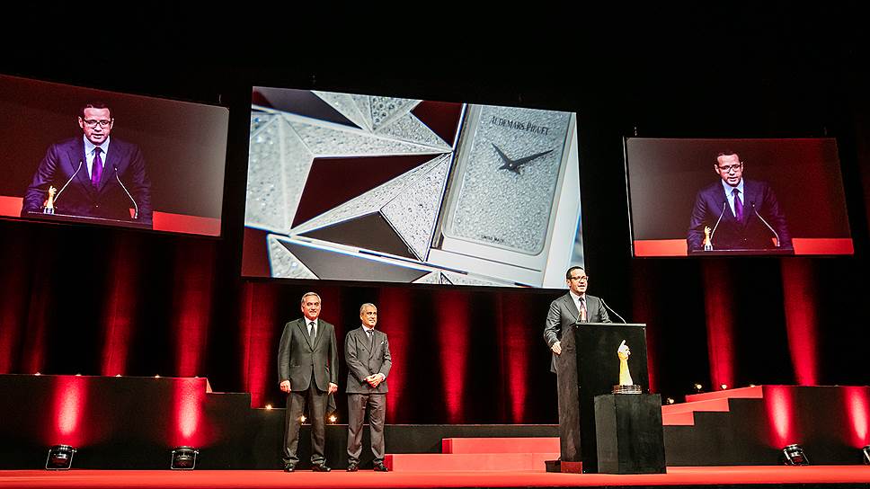 Глава компании Audemars Piguet Франсуа-Анри Бенамьяс был очень рад успеху своей многодельной (1440 часов работы) бриллиантовой вещицы. Она выиграла в номинации "Ювелирные часы"
