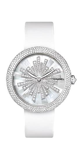 Chanel, Mademoiselle Prive Nacre Soleil  