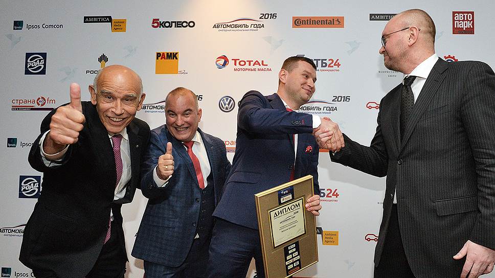 Иван Надельманн, CEO Biludan Gruppen, Алехандро Карреньо, генеральный директор AVIS Россия, Роман Скольский, PR-директор Nissan и Datsun в России, и Владимир Безукладников, председатель Оргкомитета премии