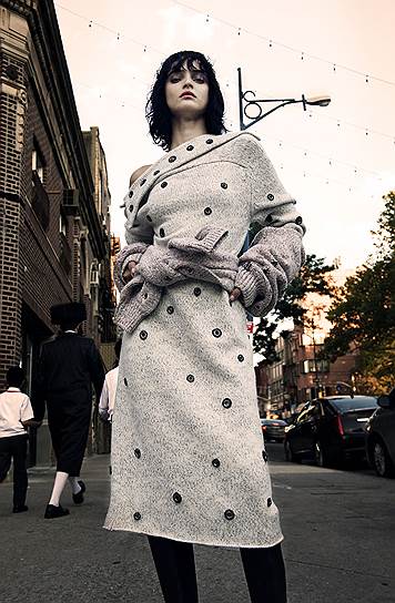 Пальто, накидка с рукавами, пояс и сапоги Chanel