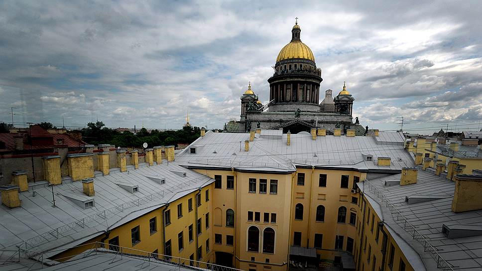Питерские дворы-колодцы сверху выглядят намного симпатичнее, чем снизу