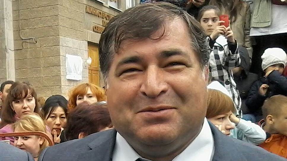 Помогать людям