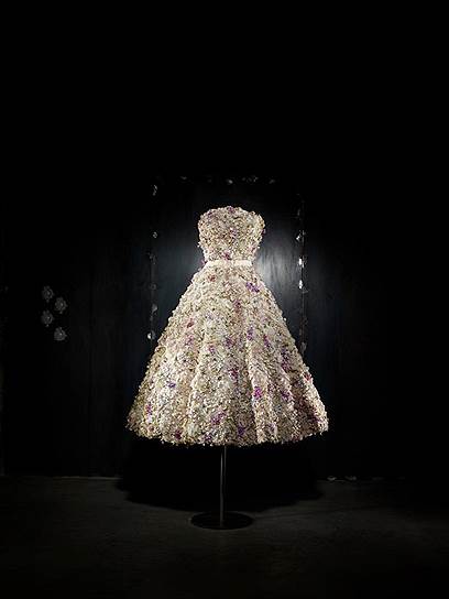 Платье из коллекции haute couture осень&mdash;зима 1952 