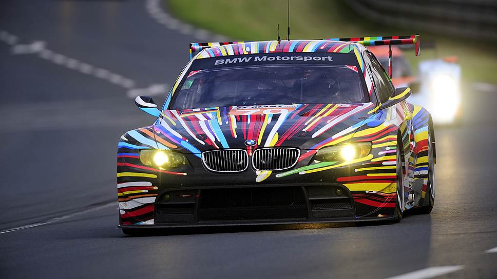 BMW M3 GT2, оформленный Джеффом Кунсом (2010 год), на гонке "24 часа Ле-Мана", 2010 год  