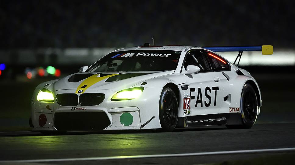 BMW M6 GT3, оформленный Джоном Балдессари (2016 год), на гонке "24 часа Дайтоны", 2017 год  