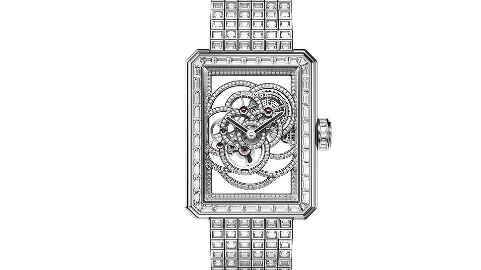 Chanel. Premiere Camellia Skeleton. Премьера второго собственного механизма марки — Calibre 2. Ручной подзавод, запас хода 48 часов. Корпус из белого золота, механизм и мосты украшены 246 бриллиантами. Браслет из белого золота с 282 бриллиантами багетной огранки. Лимитированная серия 12 экземпляров 