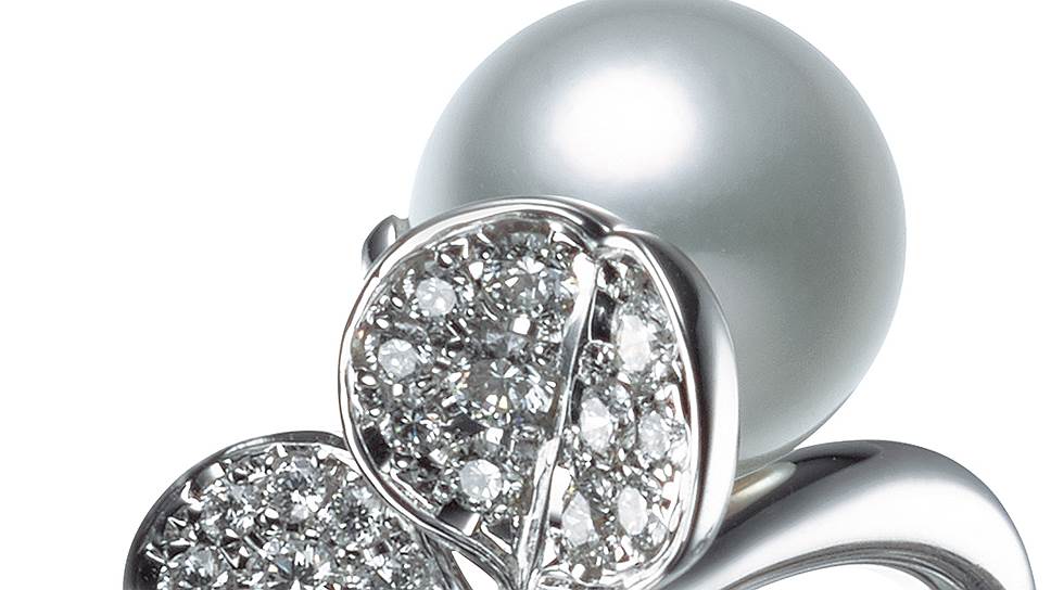 Кольцо из белого золота, жемчуга и бриллиантов Mikimoto из коллекции Fortune Leaves