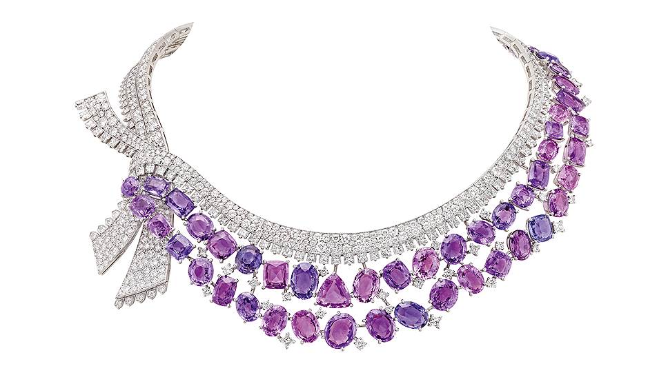 Van Cleef & Arpels, колье Message des Hirondelles, белое и розовое золото, сапфиры, коралл, красная эмаль, бриллианты