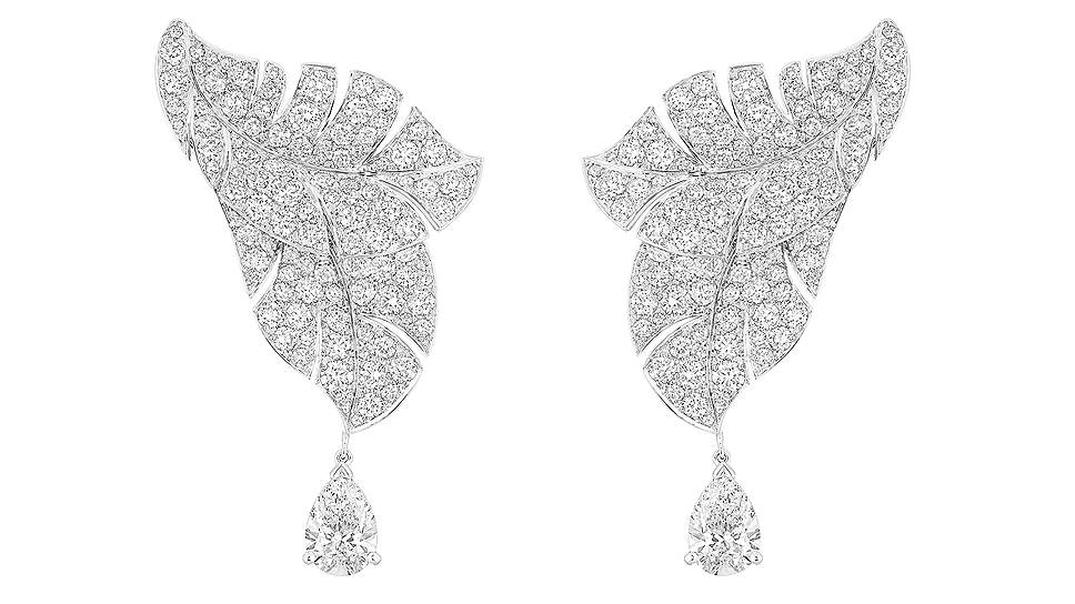 Серьги Curved Feather, коллекция Plume de Chanel, белое золото, бриллианты, Chanel Fine Jewelry