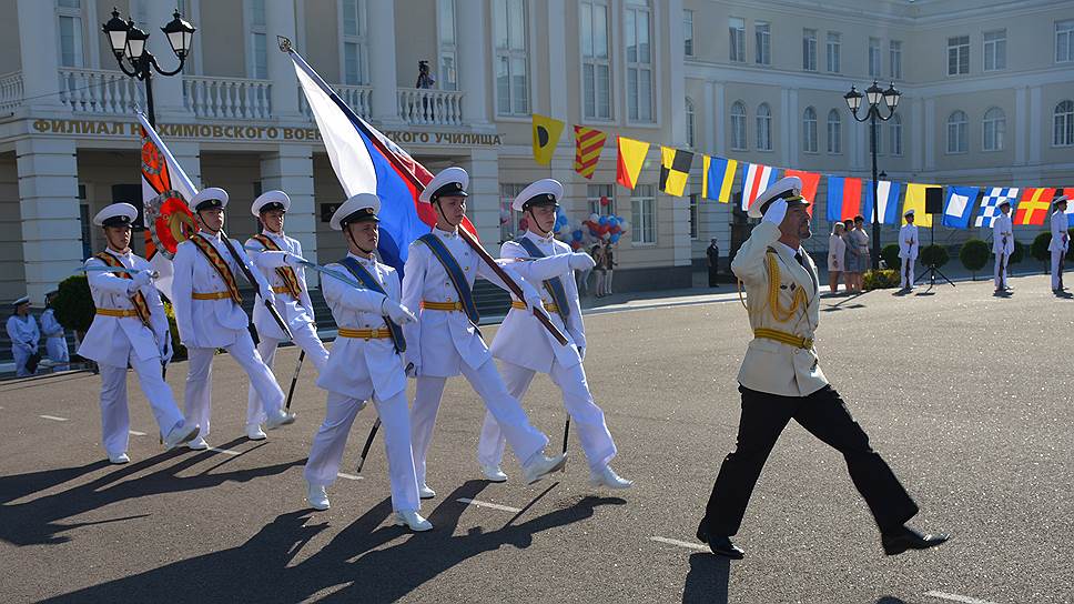 Поступать в училище едут ребята со всей России. Примерно 70% всех воспитанников из Крыма