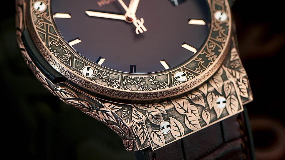 Гравировка на корпусе часов Classic Fusion Fuente Limited Edition из золота King Gold