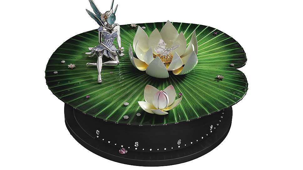 Van Cleef & Arpels, настольные часы Automate Fee Ondine Extraordinary Object, белое, желтое и розовое золото, серебро, эмаль, розовые и оранжевые сапфиры, бриллианты, аквамарин, опал, рубины