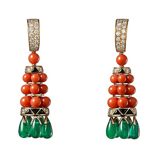 Серьги Resonances de Cartier, желтое золото, коралл, изумруды, оникс, бриллианты