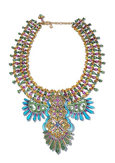 Колье и браслет на ногу Carnival из коллекции Rihanna Loves Chopard Haute Joaillerie, розовое золото, титан, рубины, голубые, оранжевые, желтые сапфиры, шпинели, цавориты, бирюза  