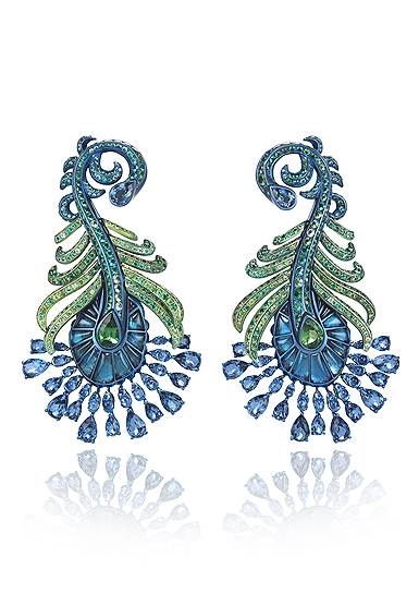 Колье и серьги Carnival из коллекции Rihanna Loves Chopard Haute Joaillerie, розовое золото, титан, голубые и желтые сапфиры, мандариновые гранаты, спессартиты, цавориты, бирюза 