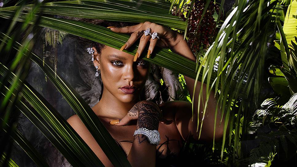 Рианна в украшениях Rihanna Loves Chopard Haute Joaillerie Collection из белого золота с бриллиантами 