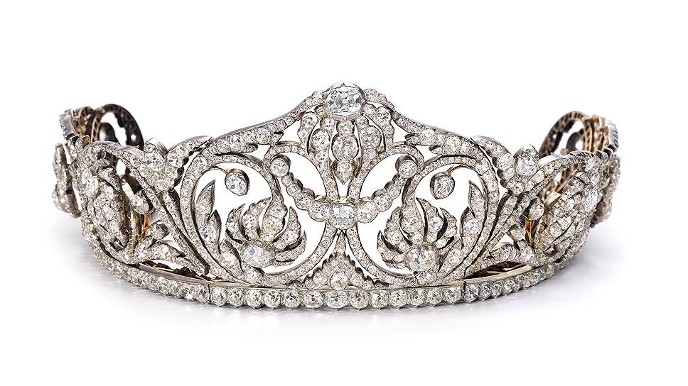 Lot 376. Тиара из золота и серебра с бриллиантами. Около 1830 года. Эстимейт 120-180 тыс. CHF