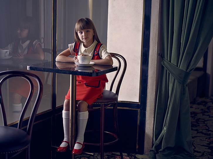 Платье Gucci, туфли Dolce & Gabbana