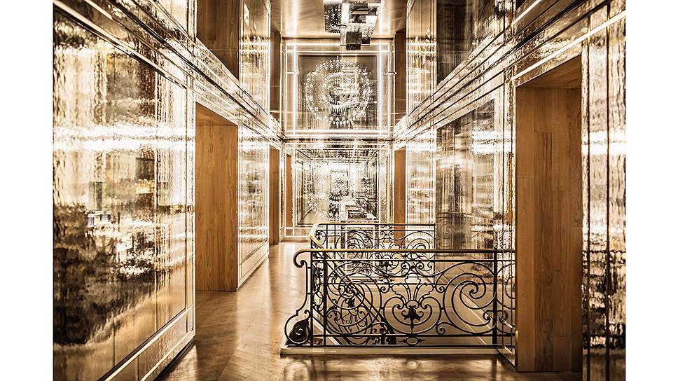 Бутик Guerlain на Елисейских Полях в Париже