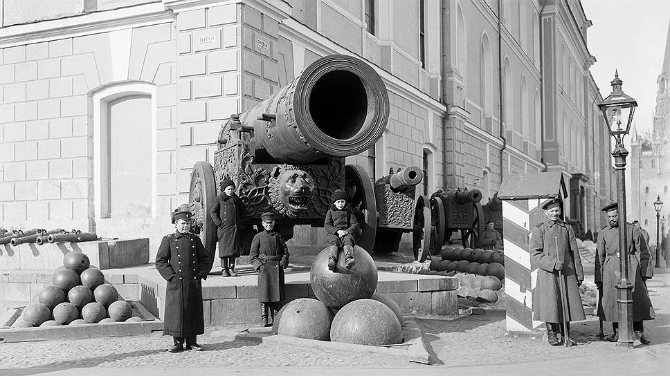 Кремль. Царь-пушка и другие, 1911 год 