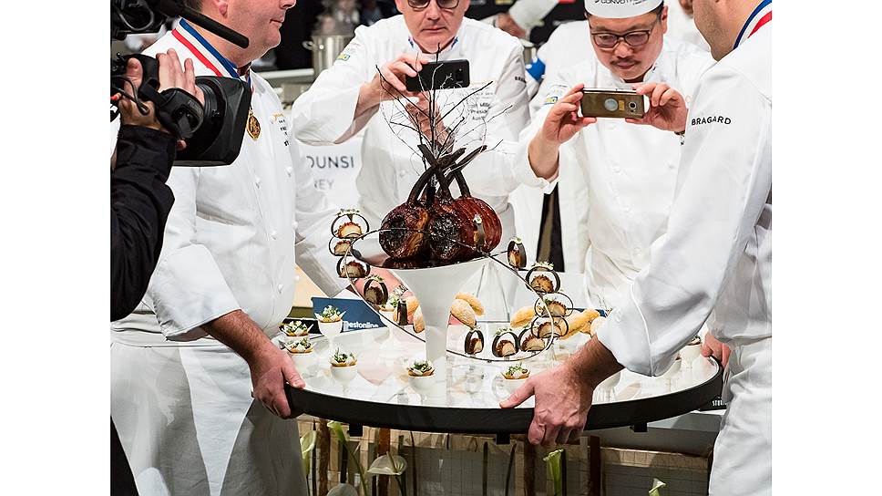 Каре молочного теленка и овощной шартрез шеф -повара Кеннета Тофт-Хансена, победителя конкурса Bocuse d'Or