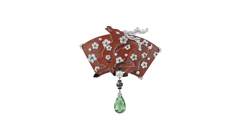 Брошь Bestiaire d’Asie Coromandel, белое золото, бриллианты, сапфиры, оникс, изумруды, яшма,турмалин