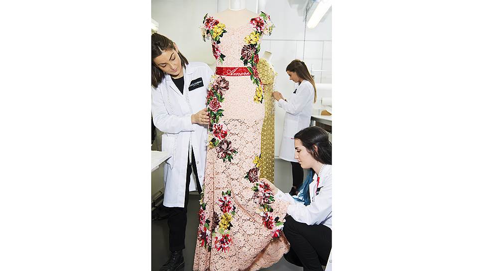 Cтуденты школы портновского мастерства Botteghe di Mestiere Dolce & Gabbana