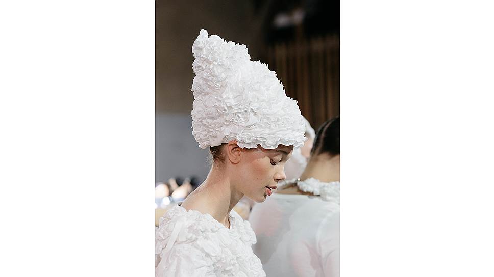 Головные уборы Ройшн Пирс, созданные совместно с Maison Michel