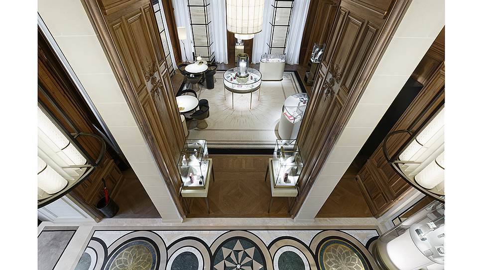 Интерьер салона Boucheron в Париже