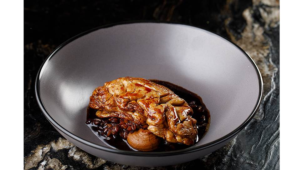 Блюдо в ресторане «Тартарбар» в Санкт-Петербурге