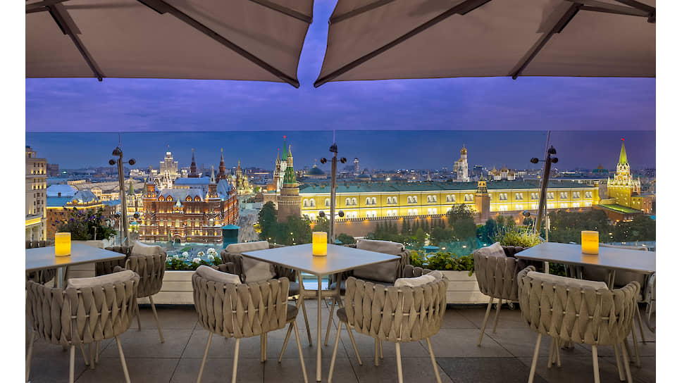Вид на Красную площадь из отеля The Ritz-Carlton