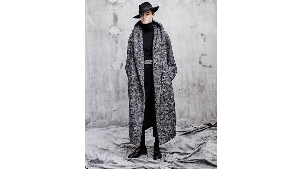 Модели в одежде из капсульной коллекции Max Mara Atelier