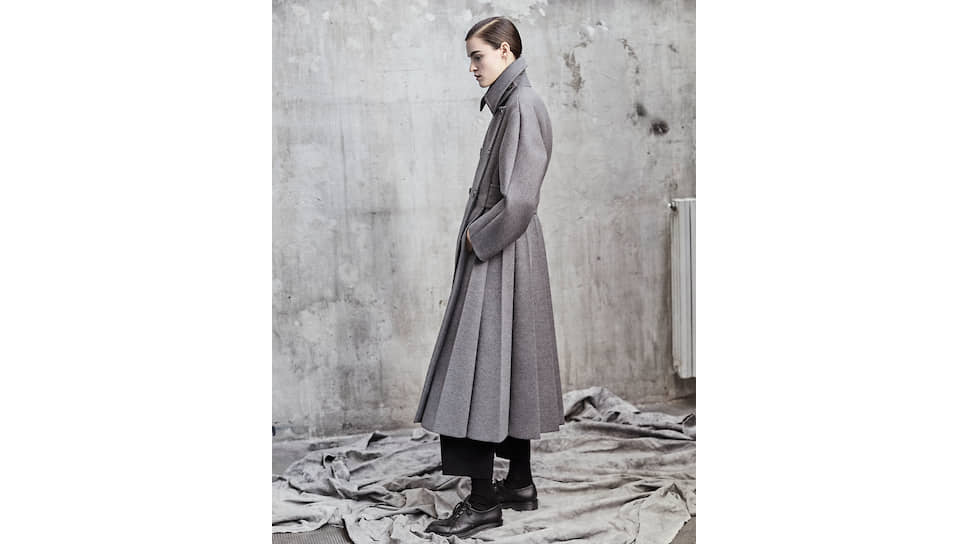Модели в одежде из капсульной коллекции Max Mara Atelier