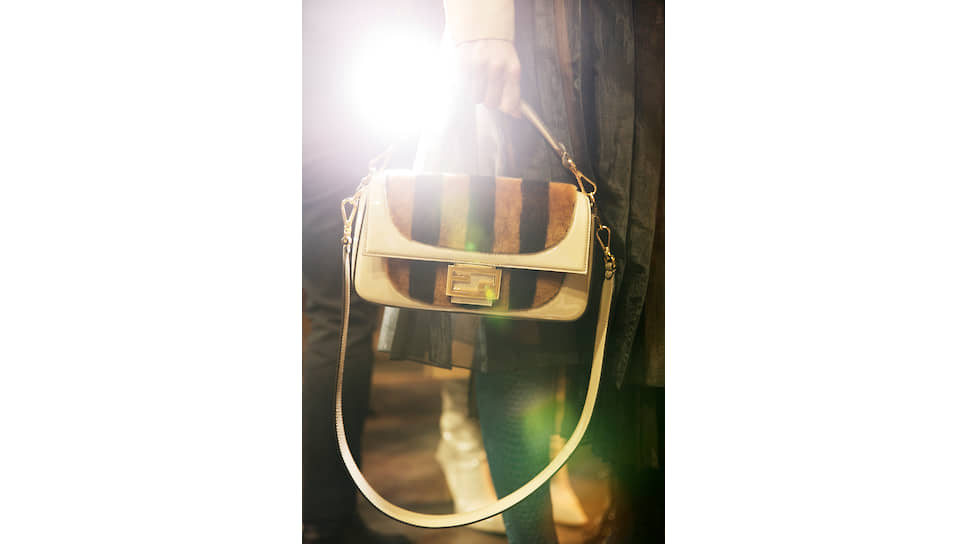 Сумка Fendi Nano Baguette