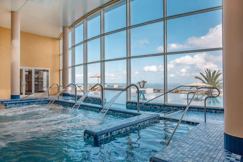 Закрытый бассейн в спа-центре Iberostar Selection Kantaoui Bay 