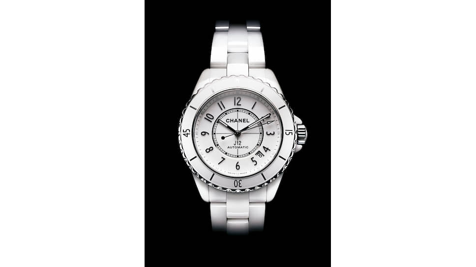 Chanel J12 с механизмом 12.1 в корпусе из белой керамики и стали