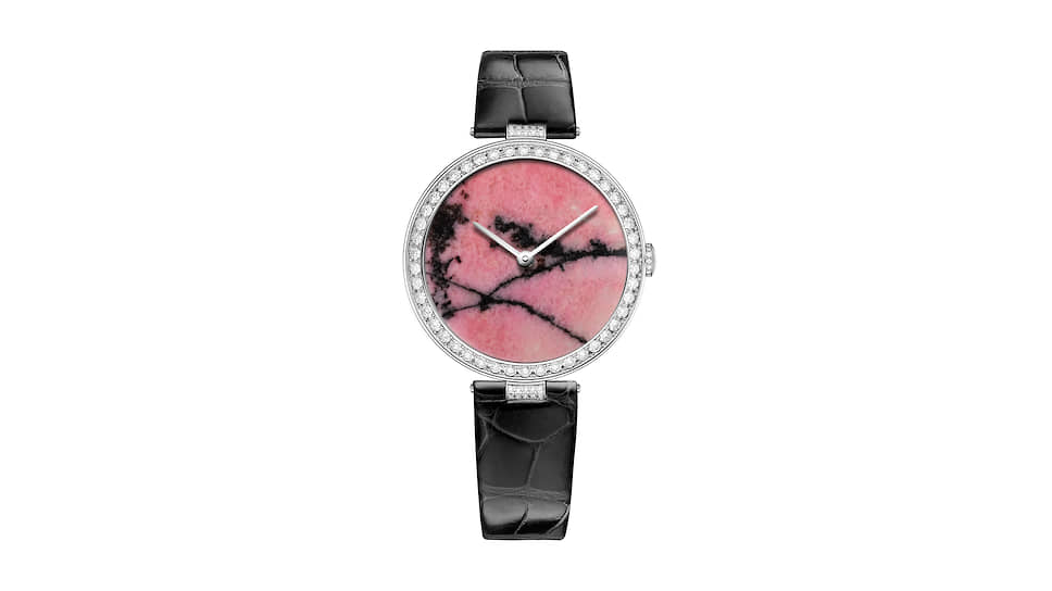 Коллекция Chaumet Pierres de Reve объединяет единственные в своем роде полудрагоценные «камни мечты» на циферблатах в рамке из белого или розового золота с бриллиантами 