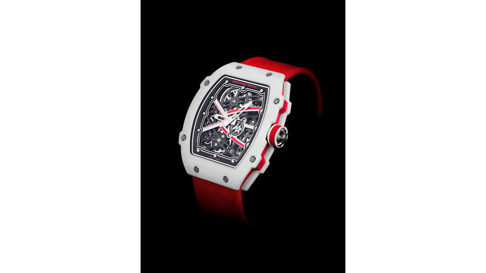 Прототип RM 67–02, созданный Richard Mille для Шарля Леклера, в красно-белых тонах флага Монако — родины пилота Scuderia Ferrari. Эстимейт CHF 270–330 тыс. 