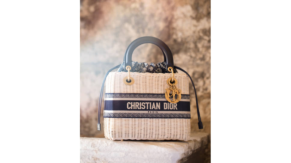 Сумка из коллекции Dior Cruise 2022