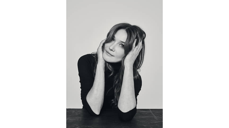На Карле свитер Celine 