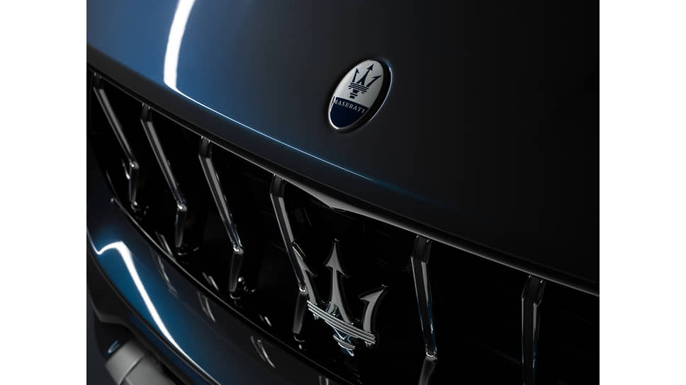 Электровнедорожник Maserati Levante Gt Hybrid 