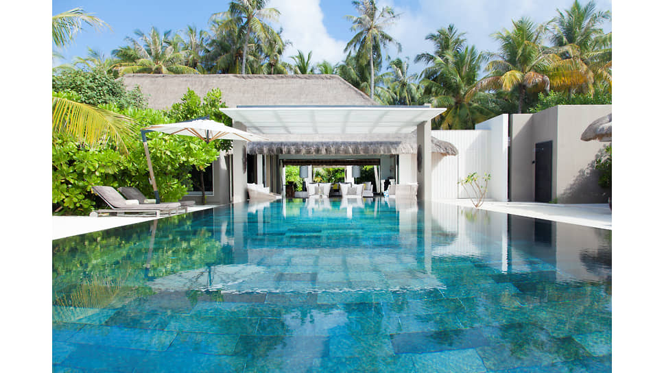 Бассейн на вилле Island Villa 