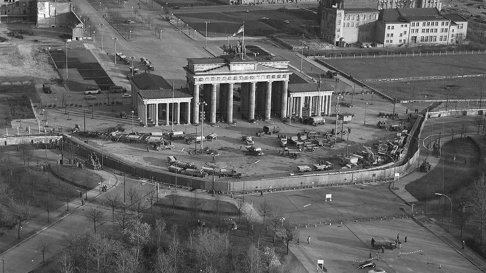 Берлинская стена отделяла социализм от капитализма с 1961 по 1989 год 
