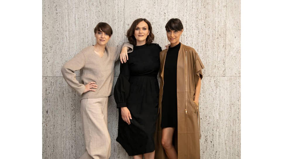 Сестры Джусти: Вера (креативный директор AGL), Марианна (директор по разработке продукта AGL) и Сара (генеральный директор AGL) 