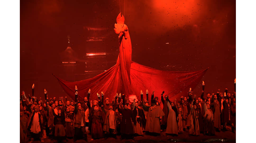 Сцена из оперы  «Война и мир» 