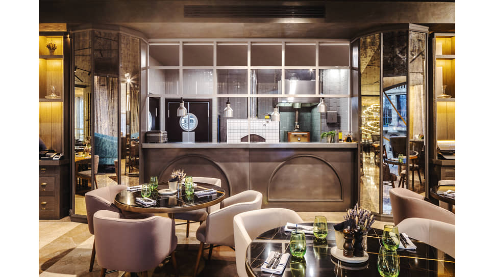 В ресторане отеля Radisson Blu Hotel 